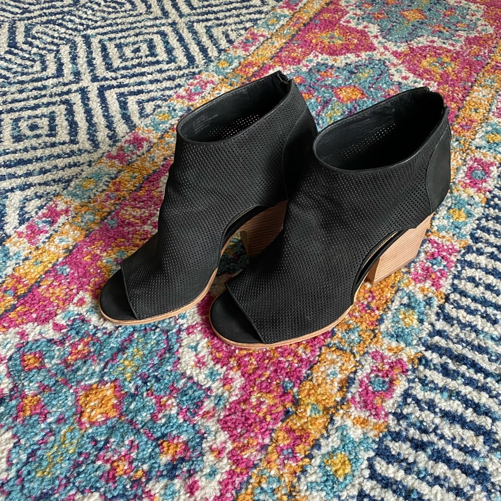 Vince Camuto Cut out Booties